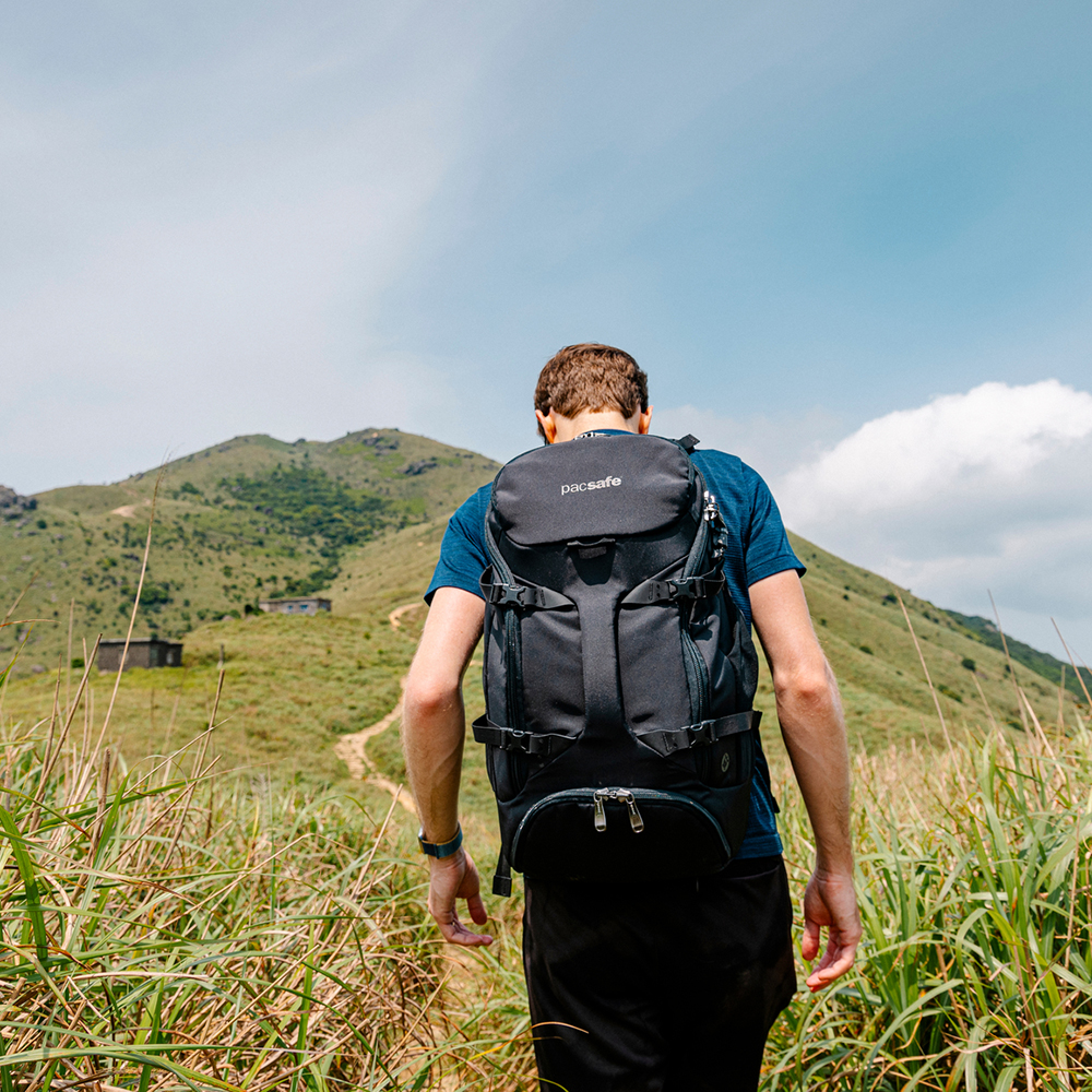 Pacsafe｜Venturesafe EXP35 五大專利防盜 旅行後背包 35L /黑色
