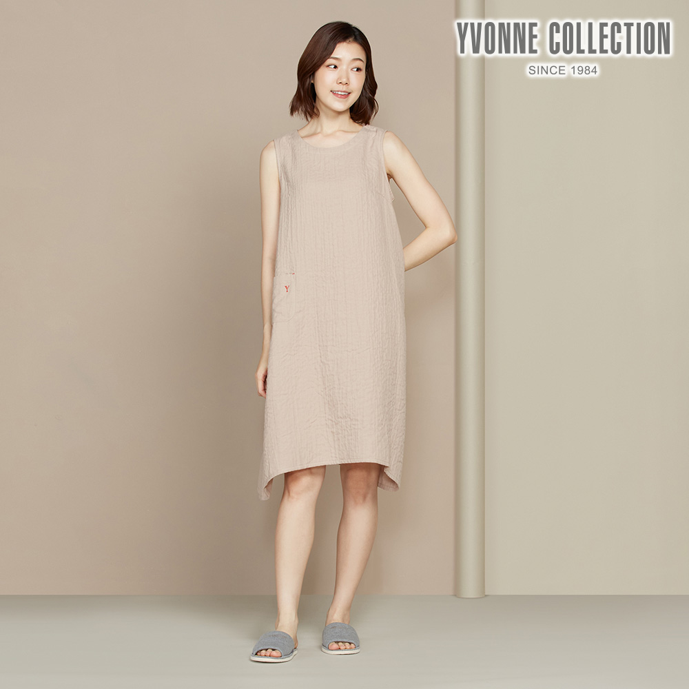 YVONNE COLLECTION 雙層紗口袋無袖洋裝-卡其