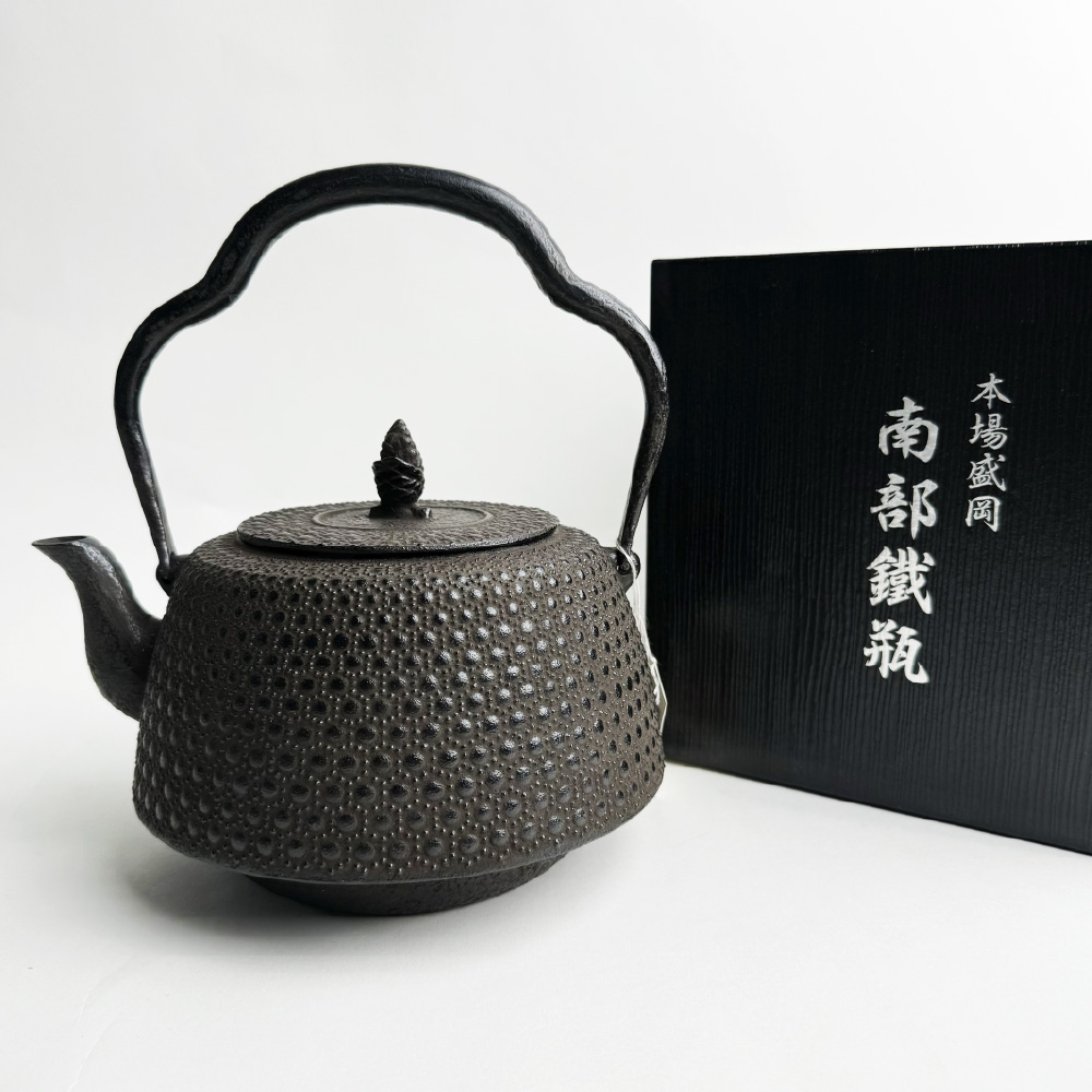 岩鑄｜工藝師系列｜清末作｜1.8L 18型肩付龜甲｜南部鐵器 ｜無塗層｜11020