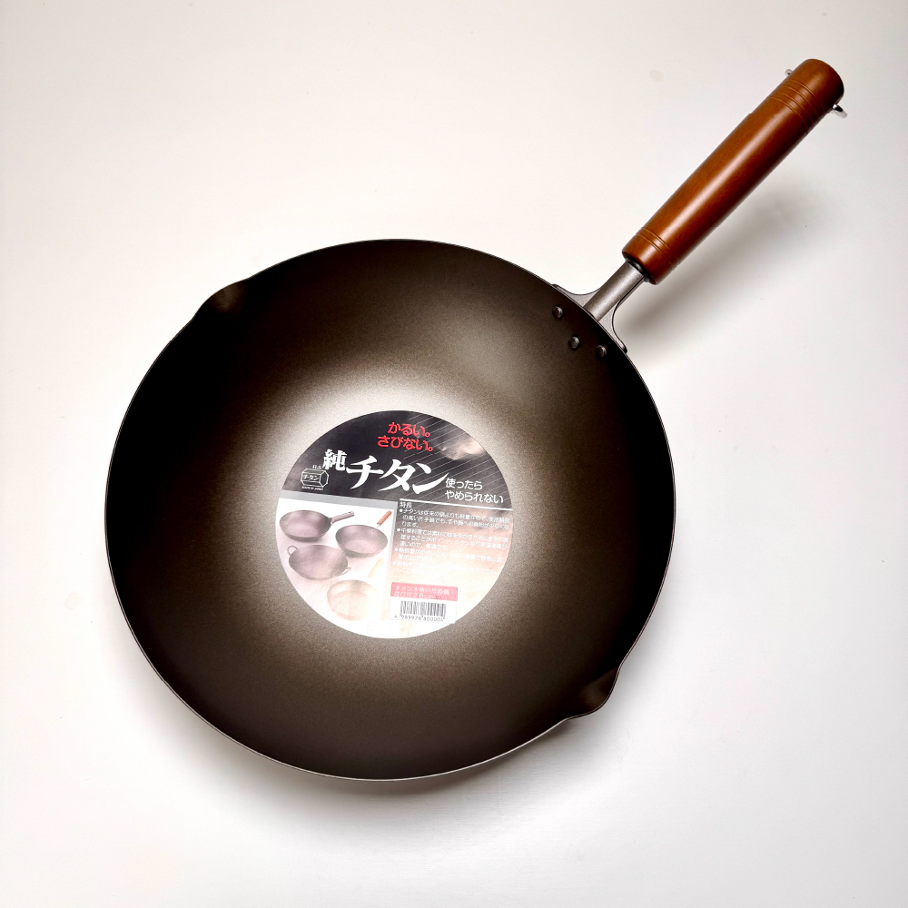 長谷元｜日本製｜ HS純鈦超輕量｜28cm 炒鍋｜有導流孔| 誠品線上
