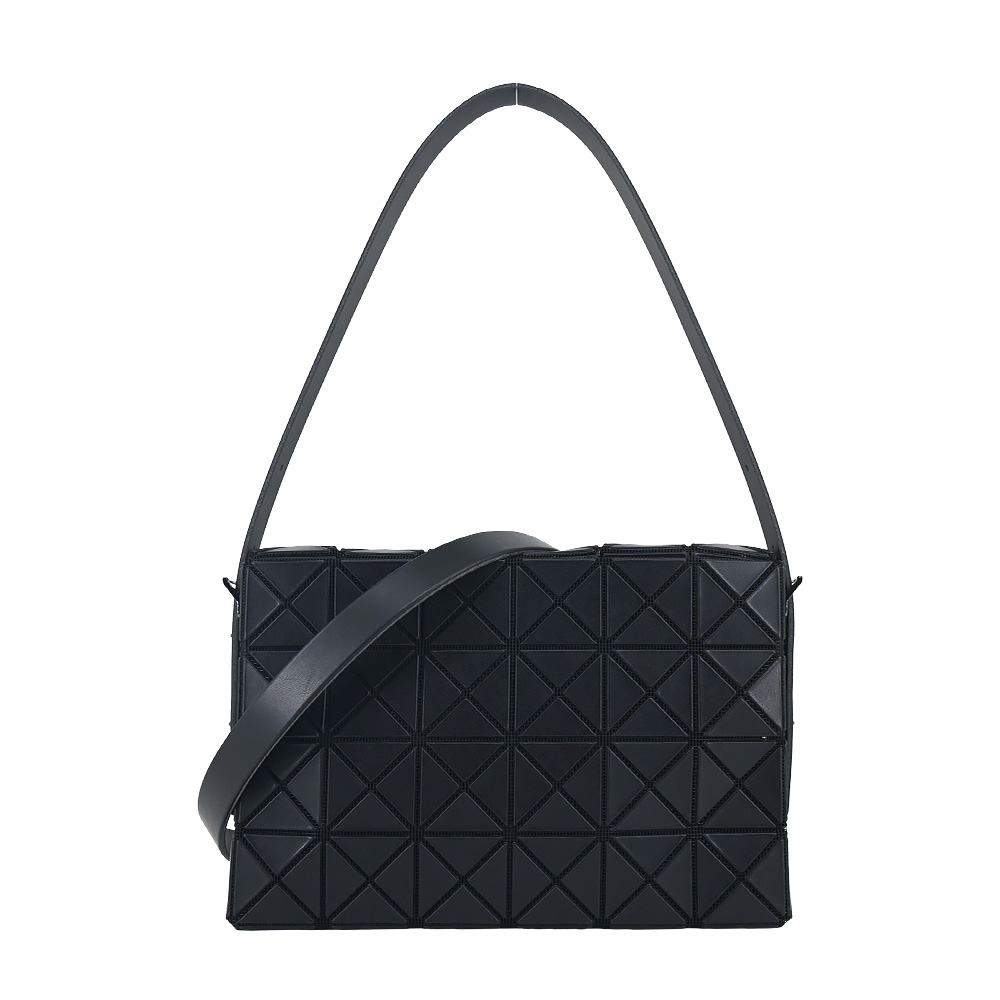 ISSEY MIYAKE 三宅一生 BAOBAO OBLONG 4X6啞光斜背/背肩兩用包-黑 /平行輸入