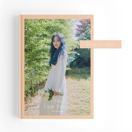 Yes, I am Tzuyu (1st Photobook Peach Ver.) | 誠品線上